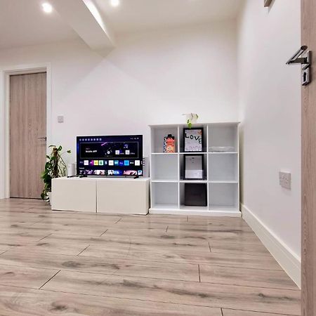 Brand New Flat Close To Turnpike Lane Tube Station Londres Exterior foto