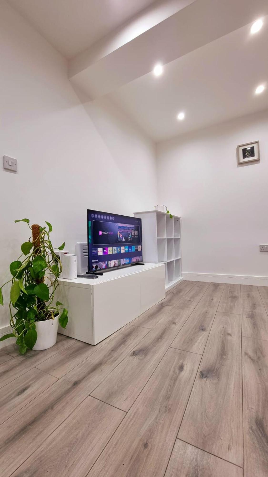 Brand New Flat Close To Turnpike Lane Tube Station Londres Exterior foto