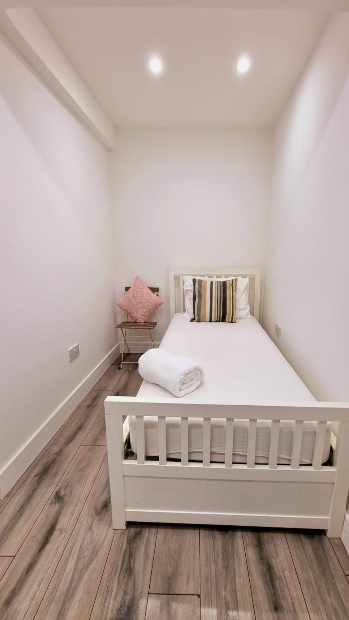 Brand New Flat Close To Turnpike Lane Tube Station Londres Exterior foto